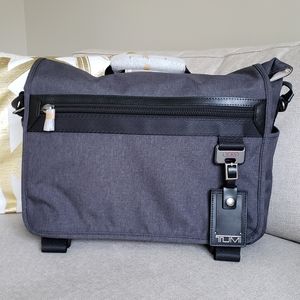tumi northlake expansion messenger bag